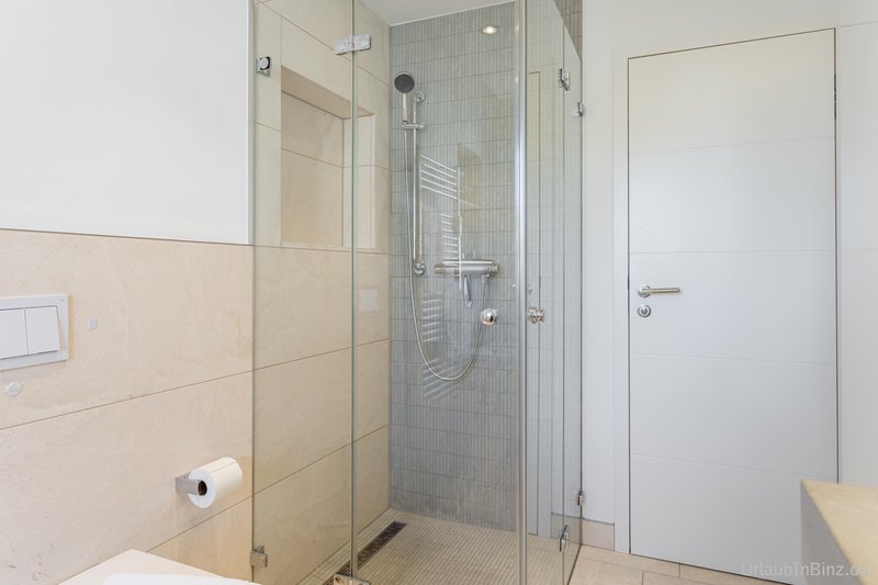 06 Großes Bad Dusche