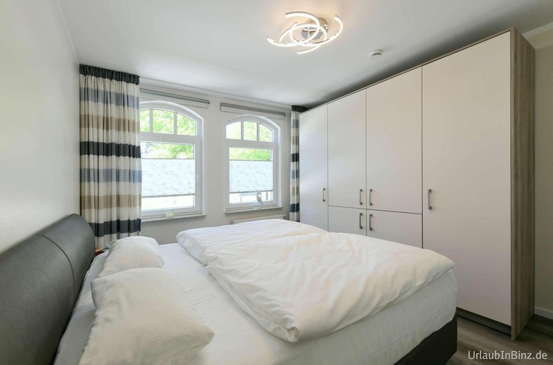 09 Schlafzimmer Gross 2