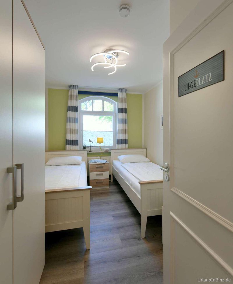 11 Schlafzimmer Klein 1