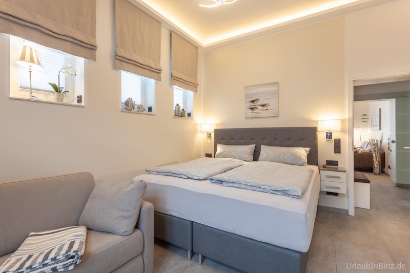 06 Großes Schlafzimmer